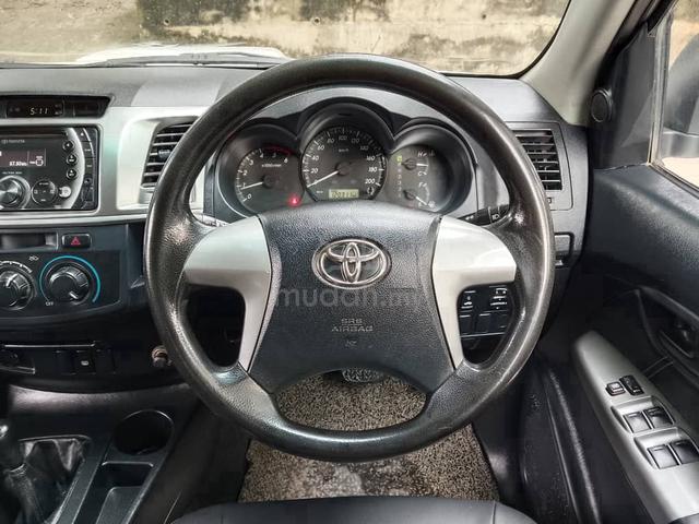 2015 Toyota Hilux 2.5 G (A) Turbo Diesel 4x4 - 5