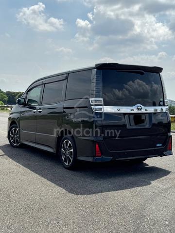 2019 Toyota VOXY 2.0 ZS KIRAMEKI II (A) - 5