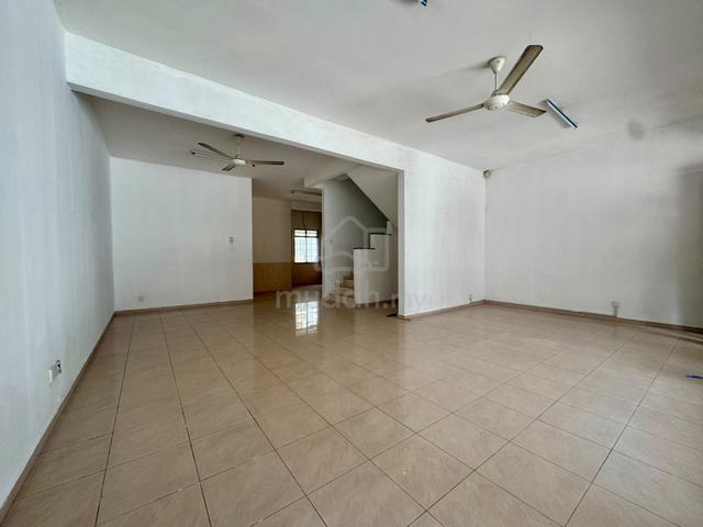 Walk to LRT Aeon Bukit Tinggi 2.5 Storey Superlink House Low Rental 1