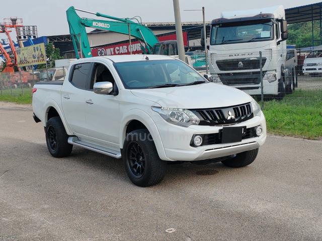 2017 Mitsubishi TRITON 2.4 VGT A/T PREMIUM 4x4 - 1