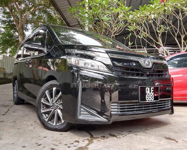 2013 Toyota Voxy 2.0 (A) ZS Package - 1