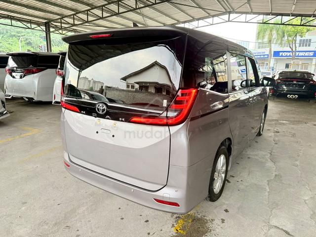 2022 Toyota NOAH 2.0 Z (A) HUD Dim 360 Auto parkin - 3