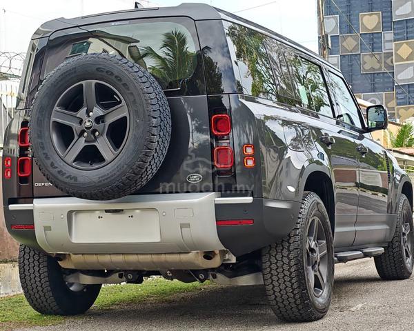 RARE GREY 2022 Land Rover DEFENDER 2.0 110 P300 - 2