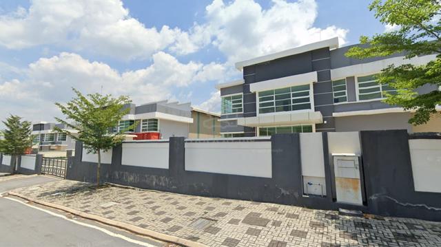 Seri Kembangan Balakong 3.5 Storey Semi-D Factory For Sale 1