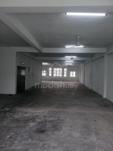 first floor shop office in tmn puncak jalil for rent 4