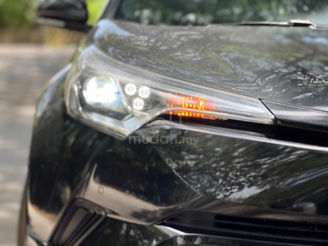 LIMITED EDiTION TOYOTA C-HR 1.8 1LADY CHINESE OWN - 4