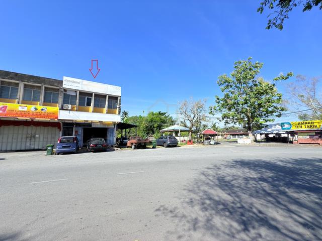Spacious Double Storey Corner Shop Lot in Taman Ihsan for Rent 1