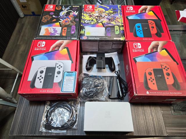 Nintendo Switch OLED (Like New) - Fullset - photo 3 of 6
