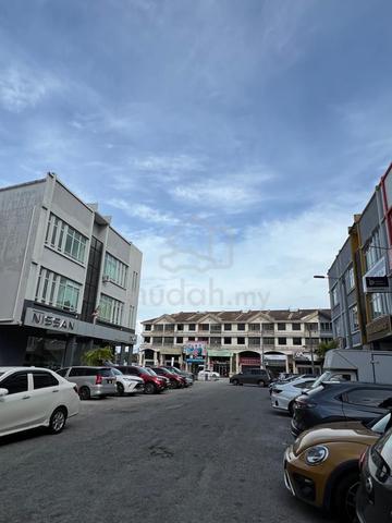 STRATEGIC Triple Storey Shoplot @ Plaza Semabok Melaka 1