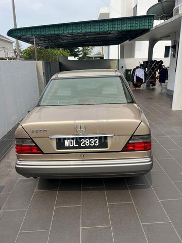 1994 Mercedes Benz E220 2.2 W124 (A) - 4