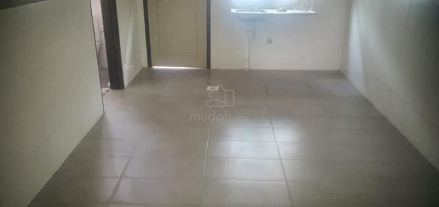 Telok Gadong Besar 2.5 Storey Basic Unit For Rent 4
