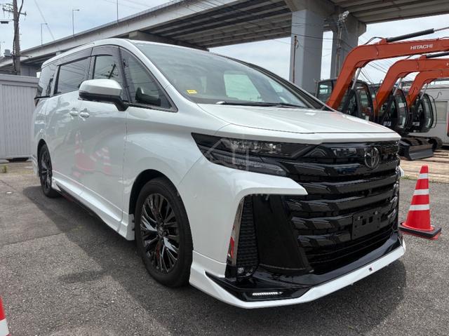 Toyota VELLFIRE 2.4 Z PREMIER GR BODYKIT BLACK INT - 1