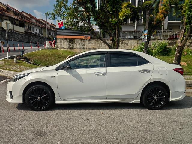 Toyota COROLLA ALTIS 2.0 V (A)FULOAN CASH 2YSWRNTY - 2