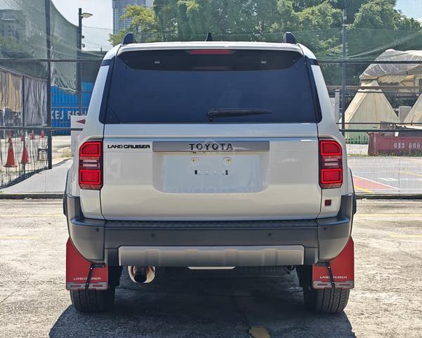 NEW RED MUDFLAP 2024 Toyota LANDCRUISER 250 2.7 VX - 4