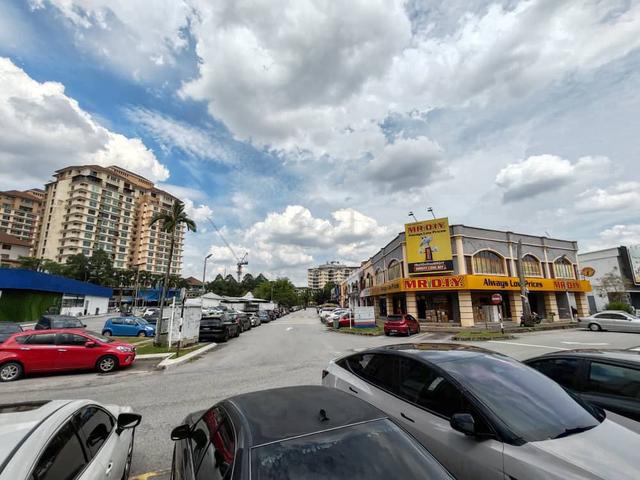 Shah Alam Seksyen 13 2 storey shop near anchor tenants for sale 1