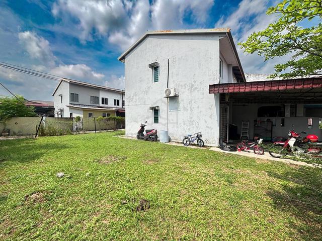 CORNER LOT TANAH LUAS‼️ Double Storey Terrace Seksyen 17 Shah Alam 1