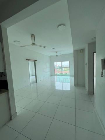 The Twin Residences @ Tampoi 1