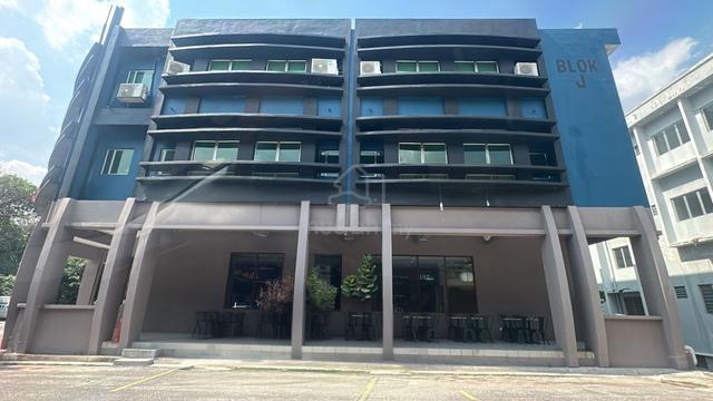 Corner shop Ara Damansara Petaling Jaya 1