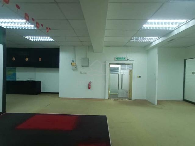 BBT one tower office lot For Rent 1