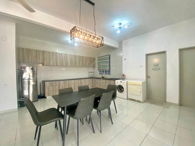 Residensi Adelia 4