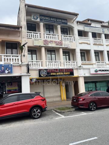 Ground floor shop lot in busy area of P15 Putrajaya 1