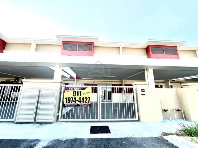 Depan Padang Teres 2-Tingkat Taman Bakti YNS Labu Hilir 1