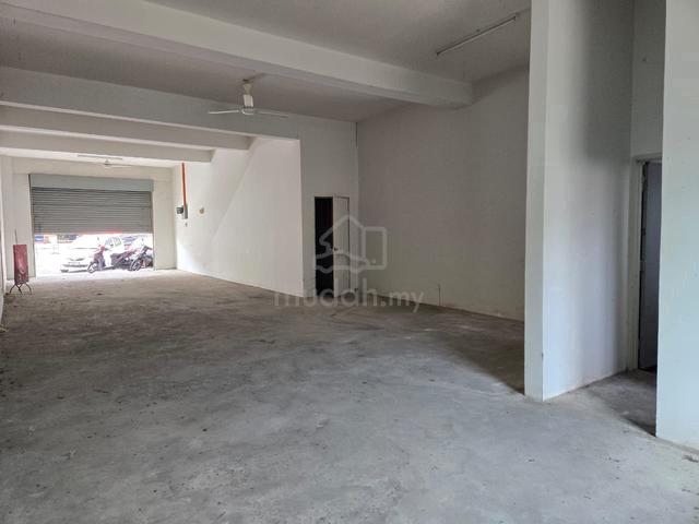 Bukit Dahlia 3 Storey Shop lot Serangkai Fuloan / kota masai seri alam 1