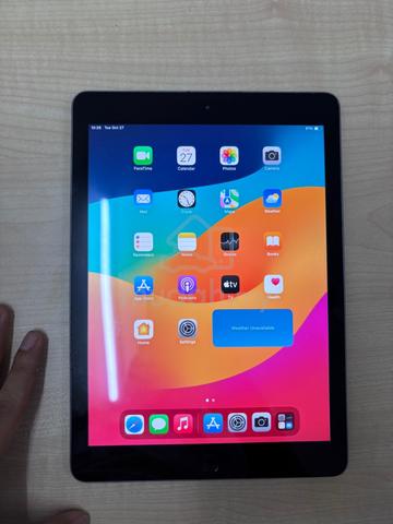 ipad 6th generation 32GB silver - photo 2 of 5