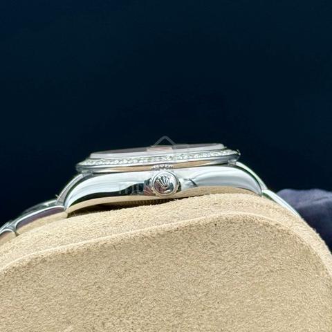 Carousel Image