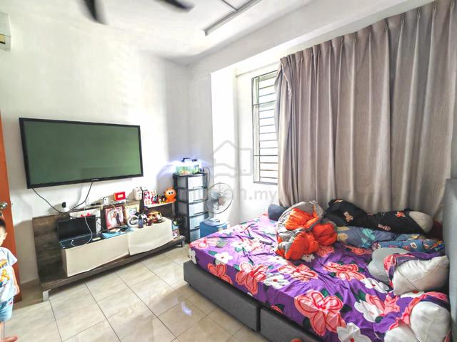 Indah Court Apartment (Bukit Indah) 1