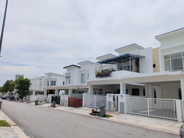 Double Storey Terrace House For Rent At Ara Sendayan Adira In BSS 1