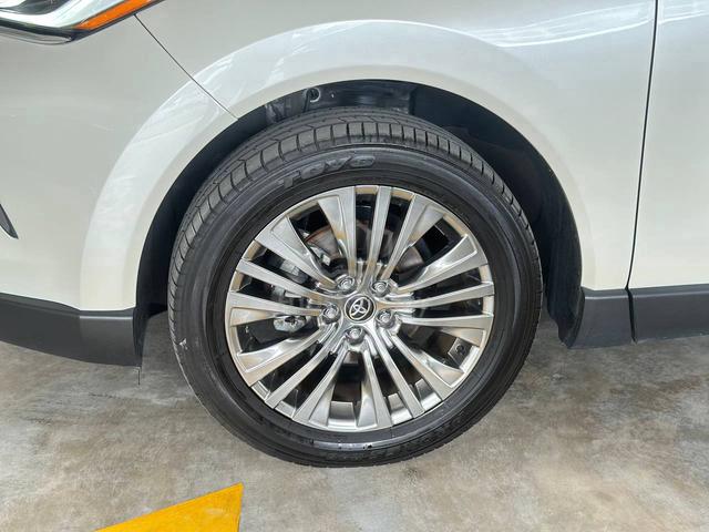 *Grade 4.5/Black Interior* 2021 Toyota HARRIER Z - 4