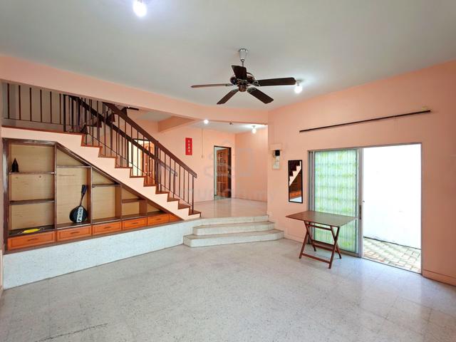 [NEAR TO SHOP LOTS] - TAMAN PETANI JAYA - 2-Storey Terrace FOR SALE 1