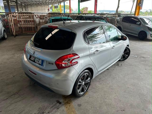 2014 Peugeot 208 1.6 VTi ALLURE (A) - 3