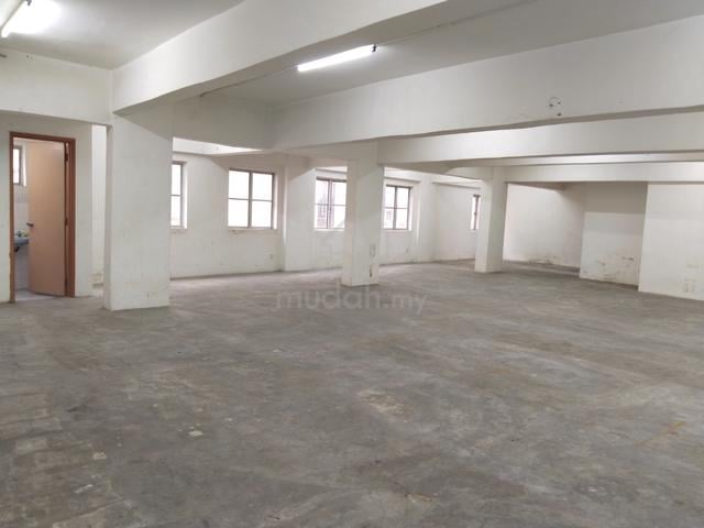 Diamond Square 1752sqft end lot 3 washroom 1