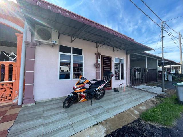 Rumah Setingkat Batu Kikir 1