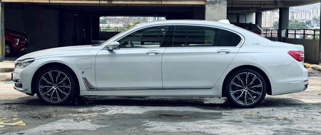 2017 BMW 740Le 360 Carplay HarmonKardon Soft Close - 3