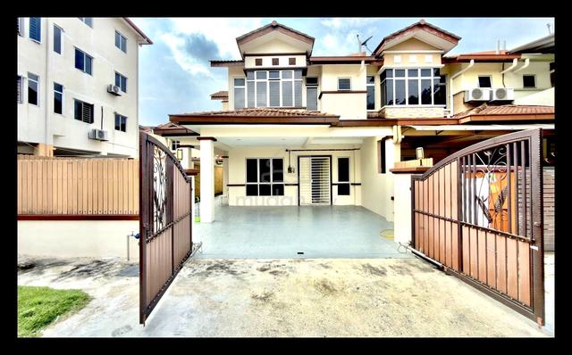 FACING OPEN🔥 ENDLOT EXTENDED 2 Storey Vista Hill Mahkota Cheras 1