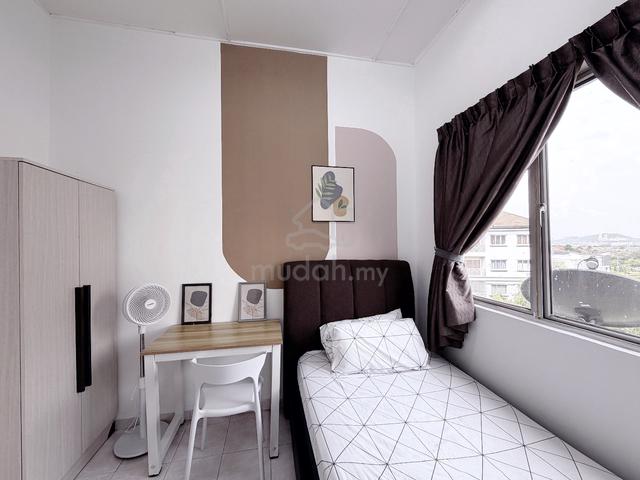 Sri alpnia bandar puteri Room for rent 1