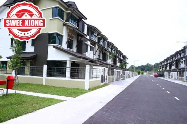 TRIPLE 3 STY TERRACE SOUTHBAY RESIDENCE BATU MAUNG 3130sf LANDED WORTH 1