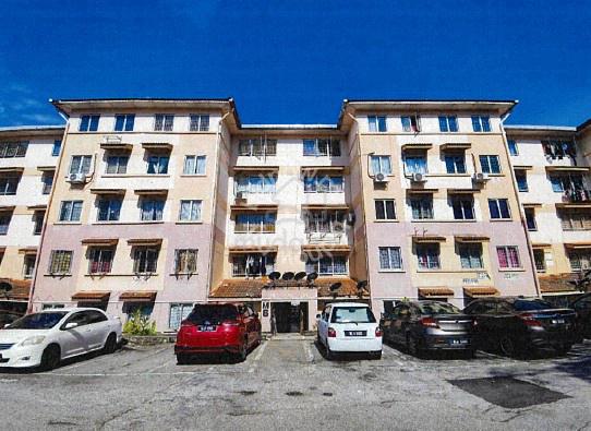 saujana apartment 1