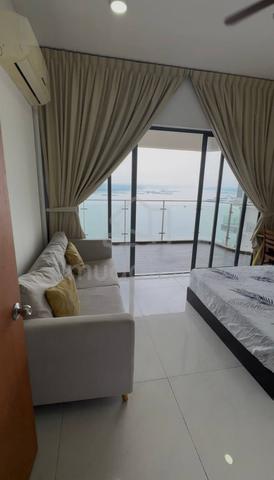 Danga Bay Balcony Room For Rent Bus to CIQ JB 1