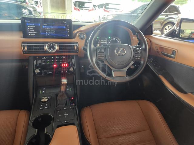 2021 Lexus IS300 Full Spec S/Roof 360 Memory Seat - 2