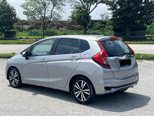 2017 Honda JAZZ 1.5 V (A) COME VIEW TO BELIEVE - 4