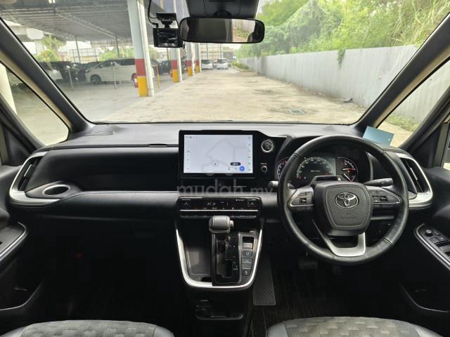 2022 Toyota VOXY 2.0 S-Z (A) - 5