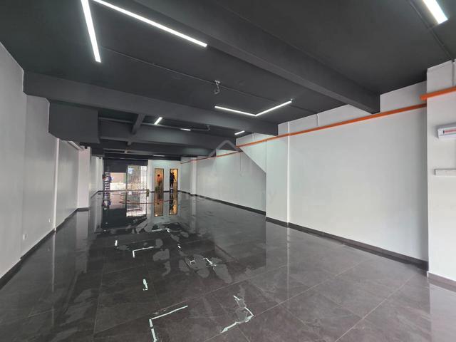 Ground Floor Shoplot Newly Renovated Bukit Tinggi 1 Klang 1
