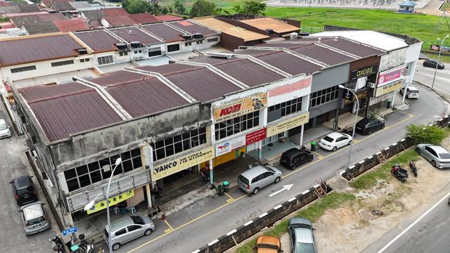 TAMAN INTAN | Double Storey Shoplot | Facing Main Road 1