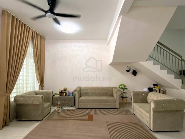 FULLY FURNISHED Triple Storey Taman Scientex Kundang Jaya FOR RENT 1