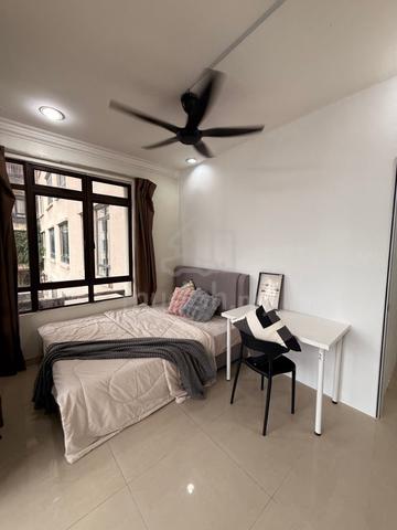 Middle Room for Rent at Royal Domain — All Utilities Included 1