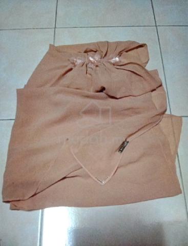 naelofar plain shawl